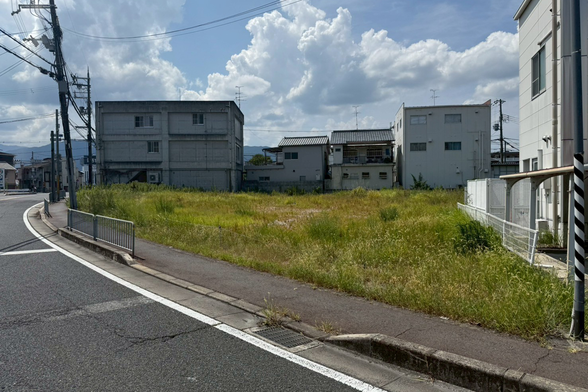 大和高田市礒野南町：空き地