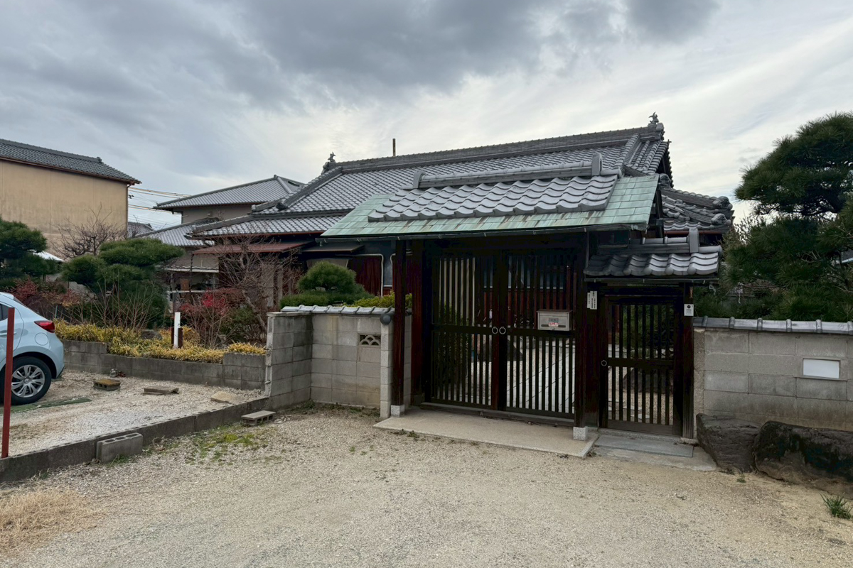 堺市西区鳳西町3丁：駐車場付き古家付き土地